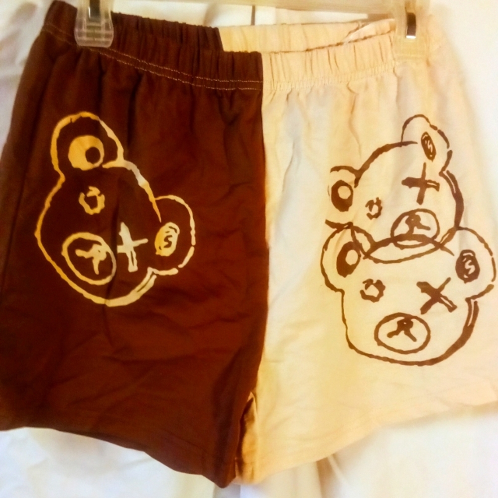 ROMWE Two Tone Cartoon Bear Graphic Shorts.
